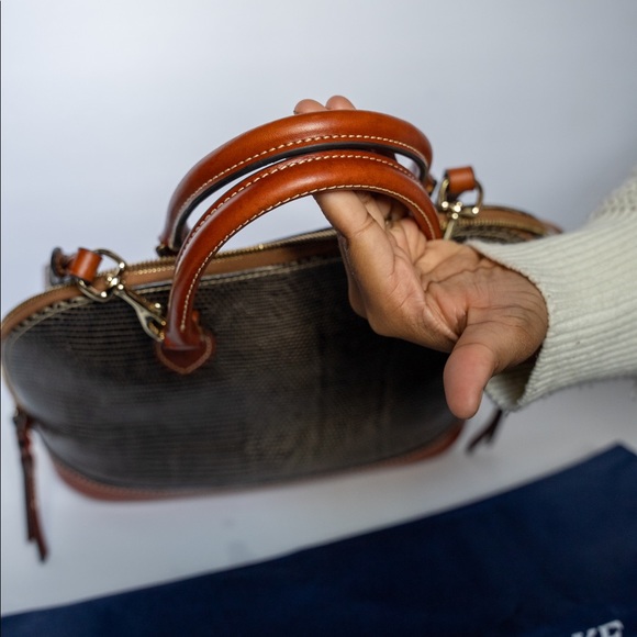 Dooney and Bourke handbag with wallet and dust bag - Picture 9 of 11